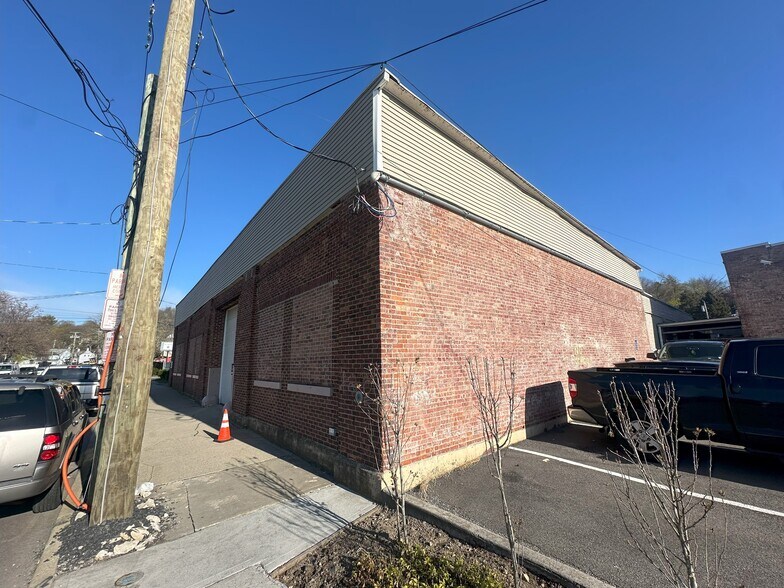 More Photos Of 1215 Park St, Peekskill Warehouse For Lease