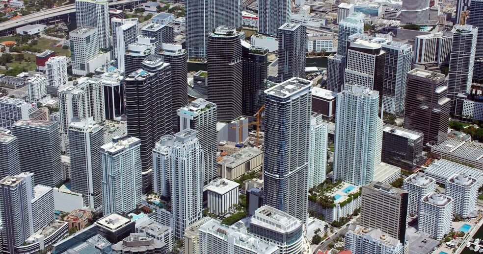 More Photos Of 1221 Brickell Ave, Miami Office For Lease
