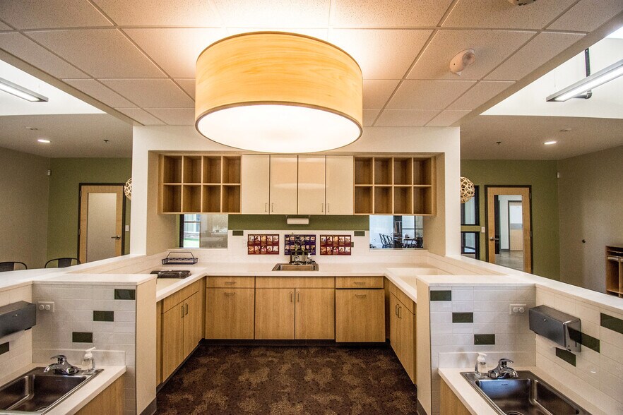 More Photos Of 6455 E 106th St N, Sperry Office For Lease