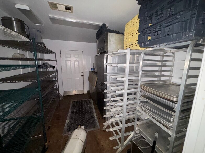 More Photos Of 607 4th St NW, Red Bay General Retail For Sale