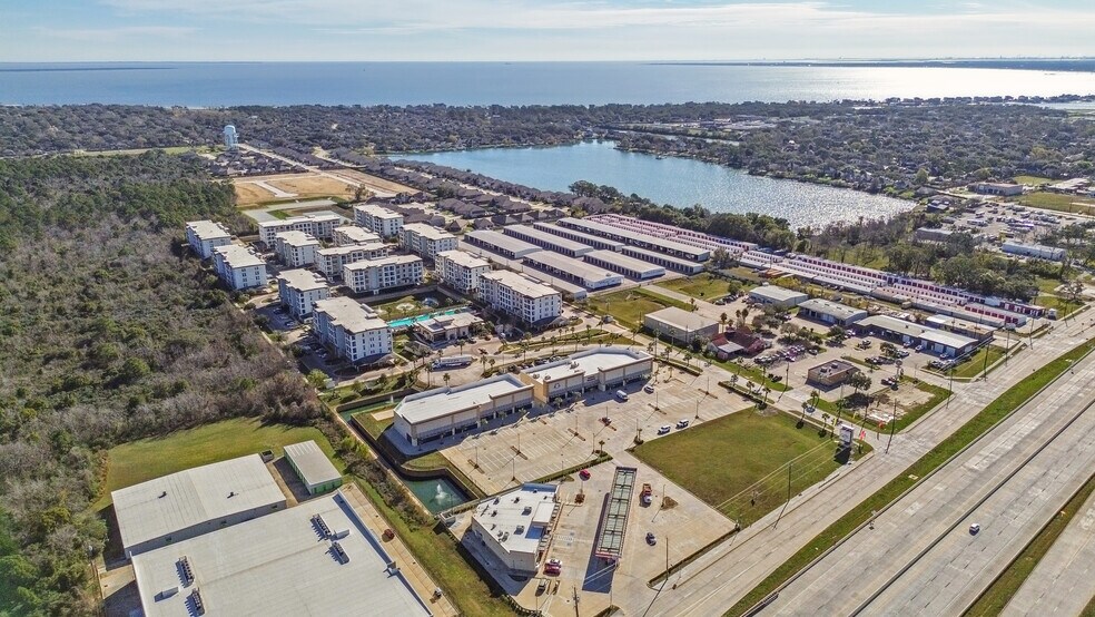 More Photos Of 3300 Bayport Blvd, Seabrook Storefront For Sale