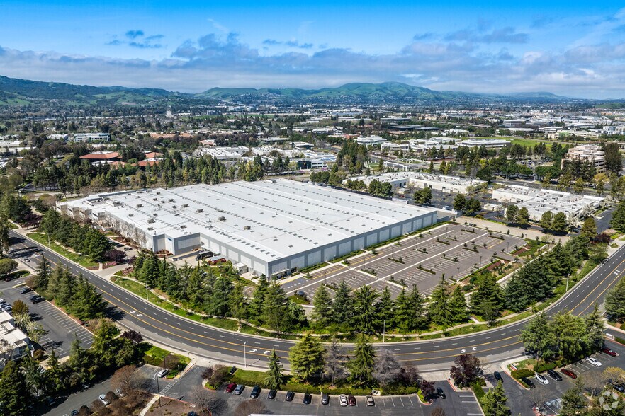 More Photos Of 4225 Hacienda Dr, Pleasanton Warehouse For Lease