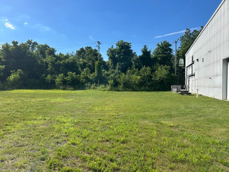 More Photos Of 450 Gateway Dr, Reading Manufacturing For Sale
