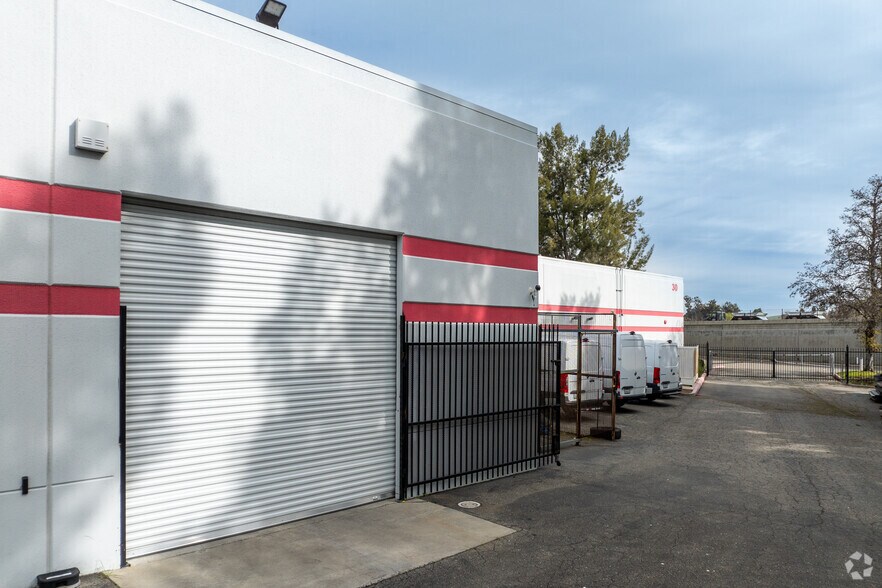 More Photos Of 30 Lindbergh Ave, Livermore Research And Development For Lease