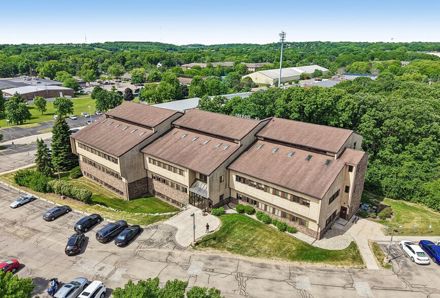More Photos Of 700 Rayovac Dr, Madison Office For Sale