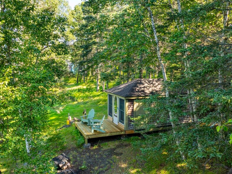 More Photos Of 54 Toll Bridge Rd, Eastport Hotel For Sale