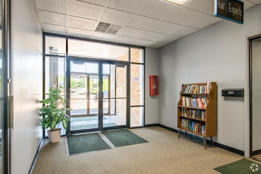 More Photos Of 2501-2551 8th St S, Wisconsin Rapids Unknown For Lease