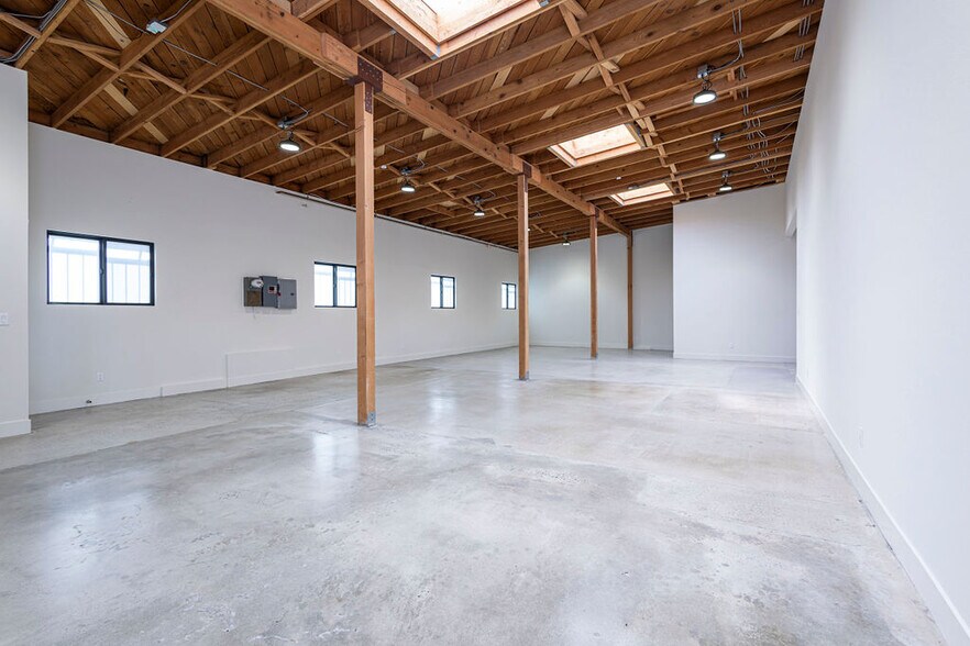 More Photos Of 5131-5137 W Jefferson Blvd, Los Angeles Warehouse For Lease