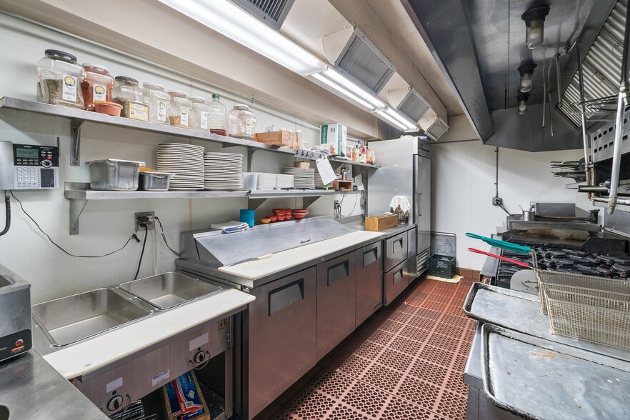 More Photos Of 2009 Bridgeway, Sausalito Restaurant For Lease