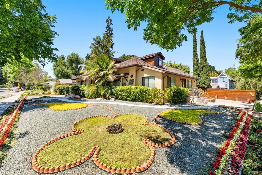 More Photos Of 251 Middlefield Rd, Palo Alto Apartments For Sale