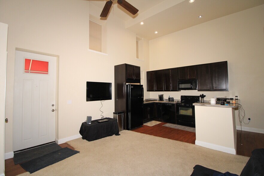 More Photos Of 11 S Main St S, Crosby Apartments For Sale