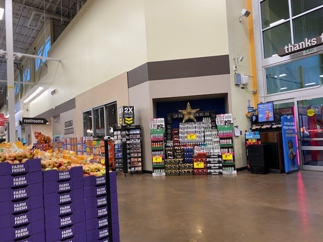 Primary Photo Of 400 S Thor St, Spokane Supermarket For Lease