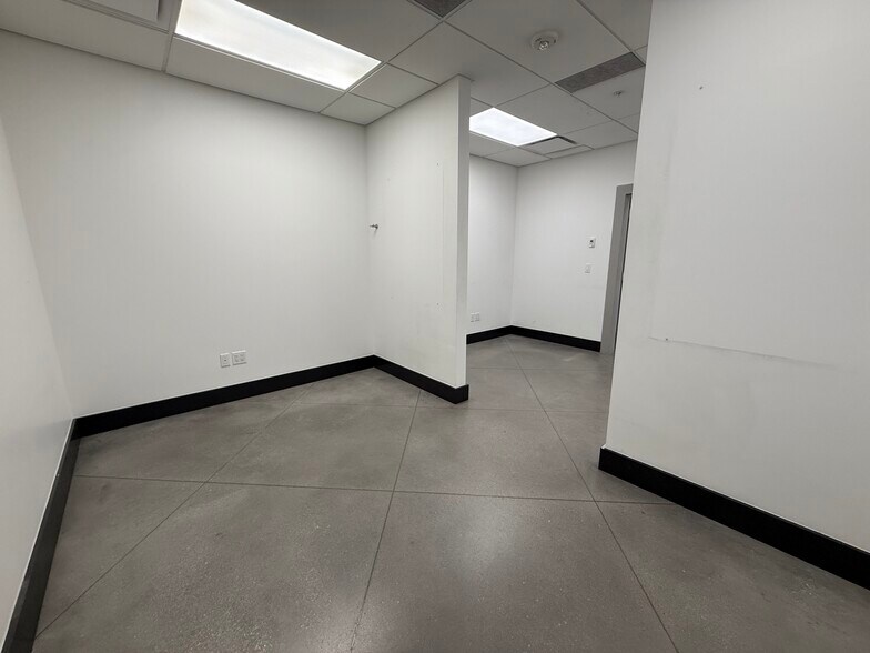 More Photos Of 3000 S Sierra Vista Way, Provo Warehouse For Lease