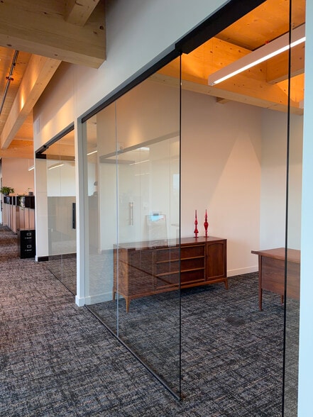 More Photos Of 2422 E 7th St, Austin Office For Lease