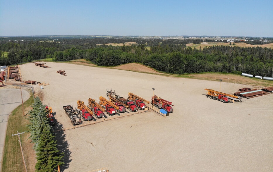 More Photos Of 20 Veenstra Dr, Red Deer County Warehouse For Lease