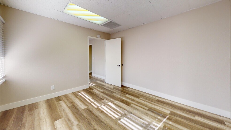 More Photos Of 1300 West St, Redding Office For Lease