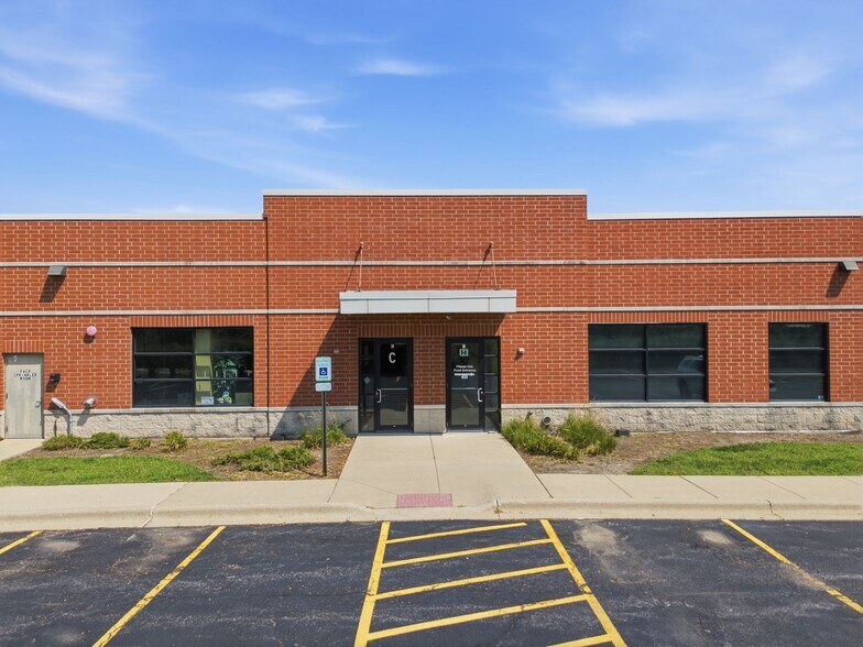 More Photos Of 18861 S 90th Ave, Mokena Medical For Lease