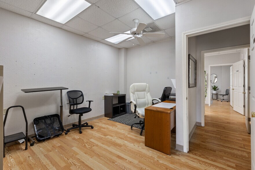 More Photos Of 1118 Interstate Highway 30, Greenville Storefront Retail Office For Lease