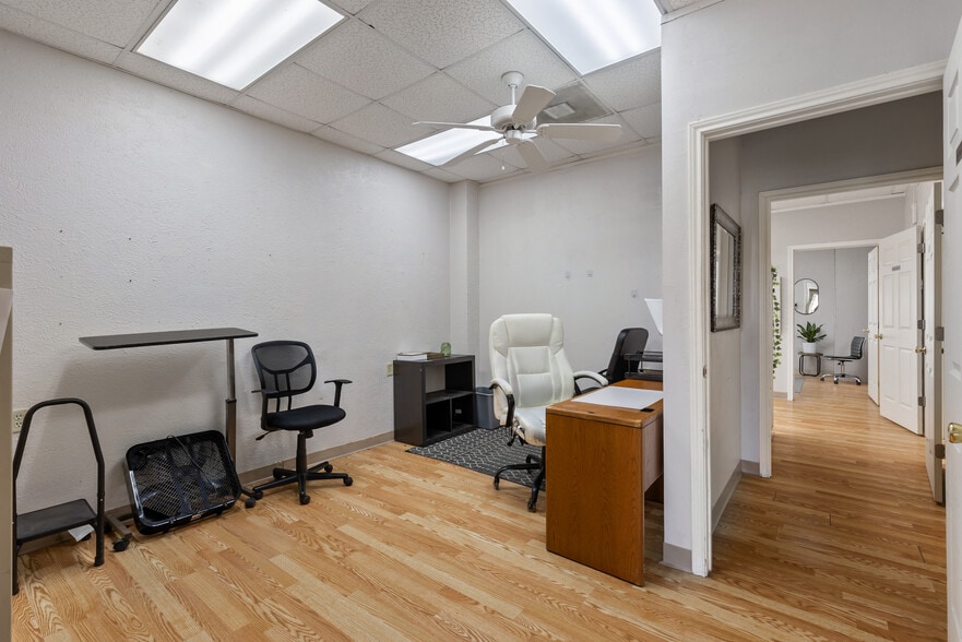 More Photos Of 1118 Interstate Highway 30, Greenville Storefront Retail Office For Lease