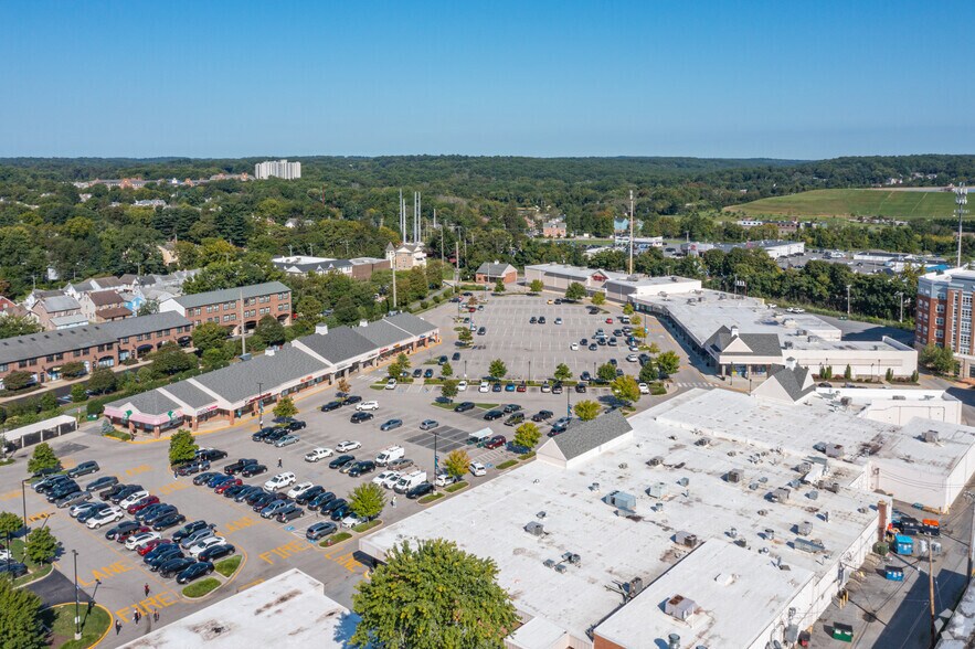 More Photos Of 230 E Main St, Newark Unknown For Lease