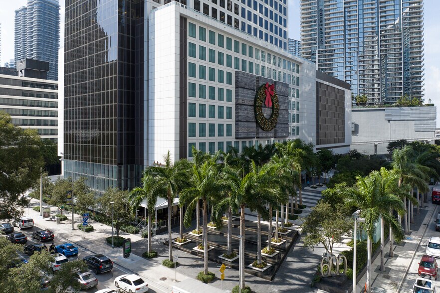 More Photos Of 600 Brickell Ave, Miami Office Residential For Lease