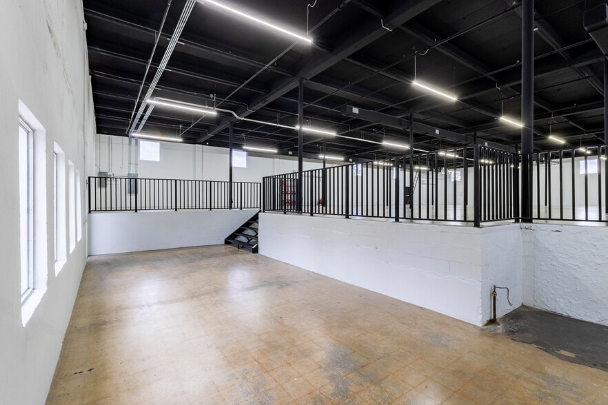 More Photos Of 6800-6890 NE 4th Ct, Miami Light Distribution For Lease