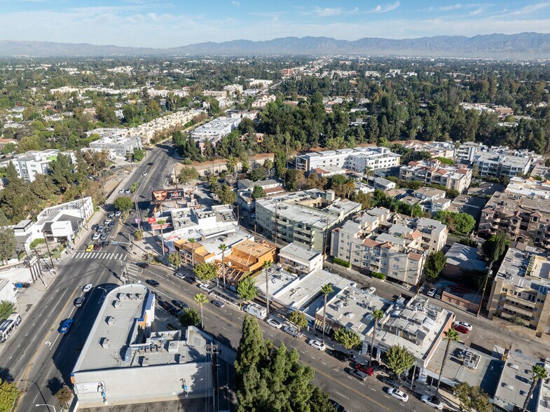 More Photos Of 12073-12077 Ventura Pl, Studio City Storefront Retail Residential For Sale