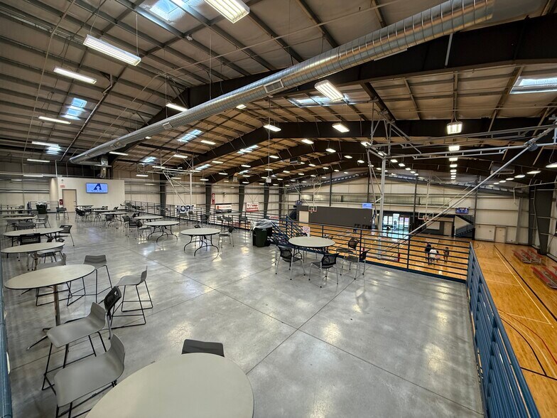 More Photos Of 315 Speedway Cir, Lincoln Sports And Entertainment For Lease