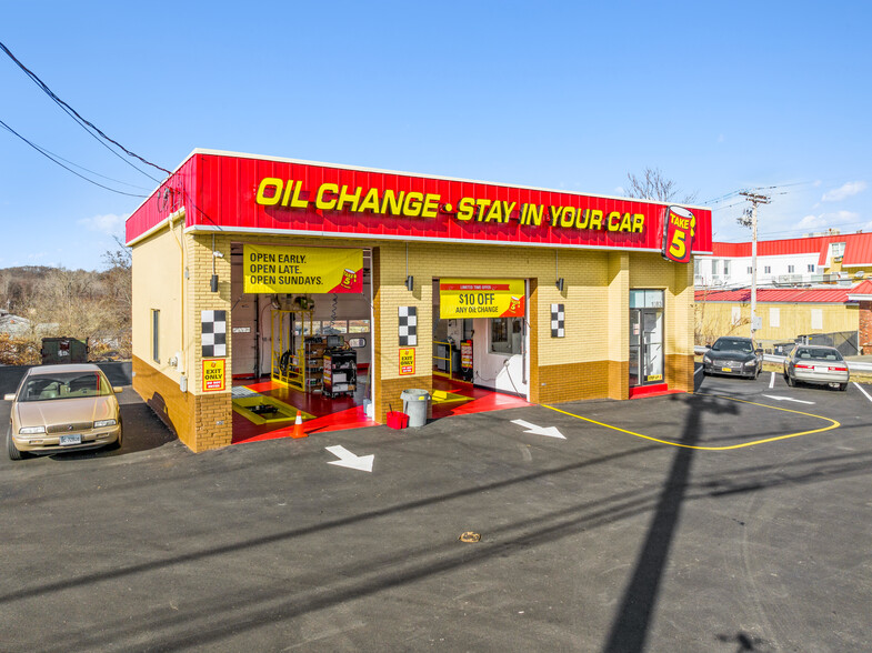 Primary Photo Of 1083 Orange Ave, West Haven Auto Repair For Sale