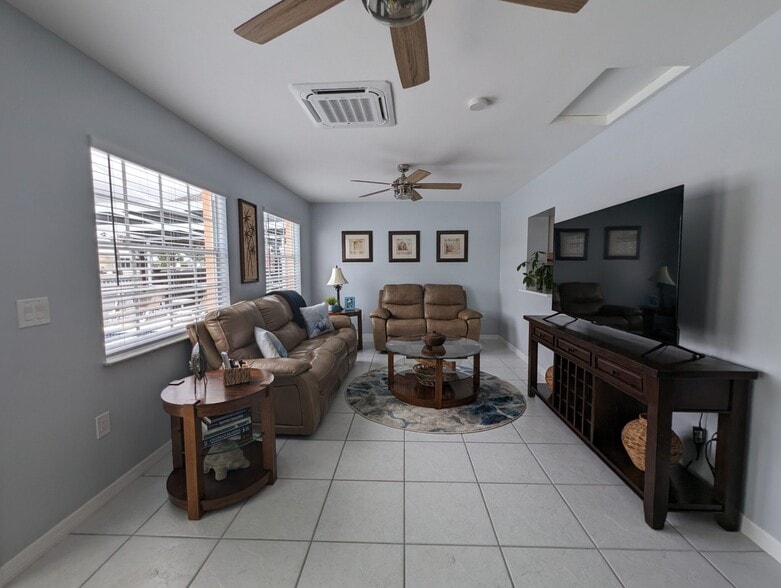 More Photos Of 2960 Oleander St, Saint James City Hotel For Sale