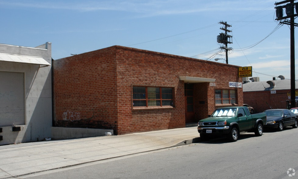 More Photos Of 12023-12031 Vose St, North Hollywood Warehouse For Lease