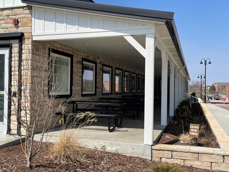 More Photos Of 121 Main St, Oswego Restaurant For Lease