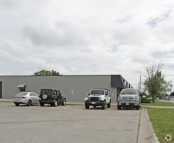 More Photos Of 412 Newbold St, London Warehouse For Lease