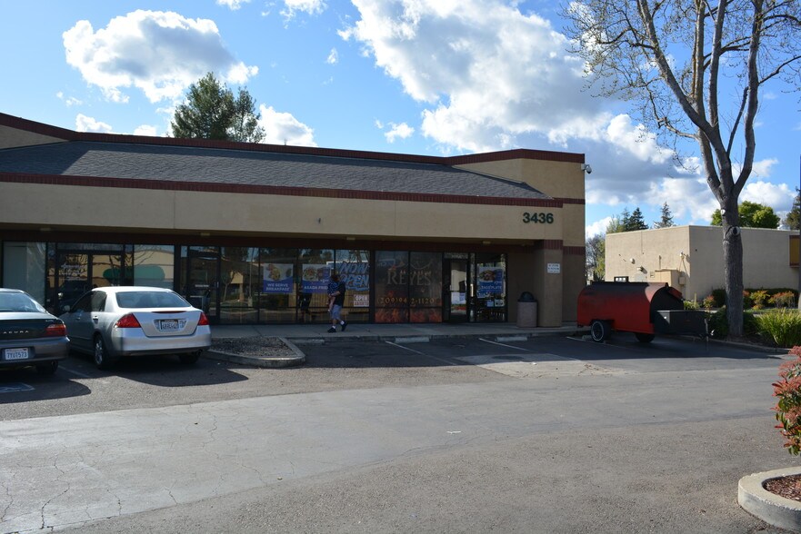 More Photos Of 3410 W Hammer Ln, Stockton Freestanding For Lease