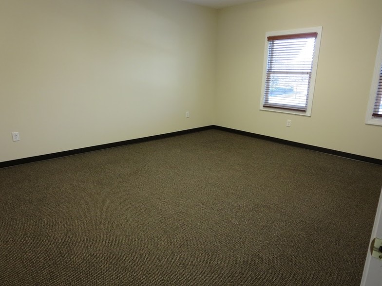 More Photos Of 321 Dick St, Fayetteville Medical For Sale