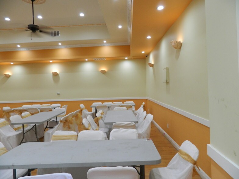 More Photos Of 6915 Foothill Blvd, Tujunga Restaurant For Lease