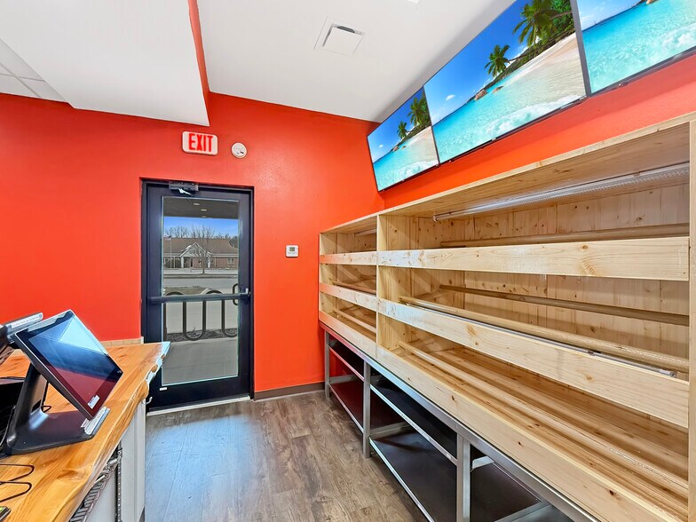 More Photos Of 910 E 2nd Ave, Indianola Restaurant For Sale