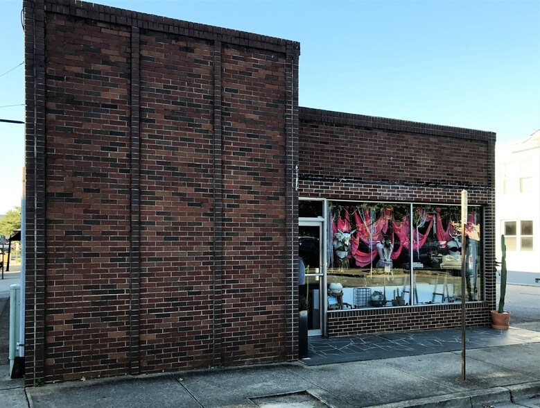 More Photos Of 11 N Irvine St, Greenville Office For Lease