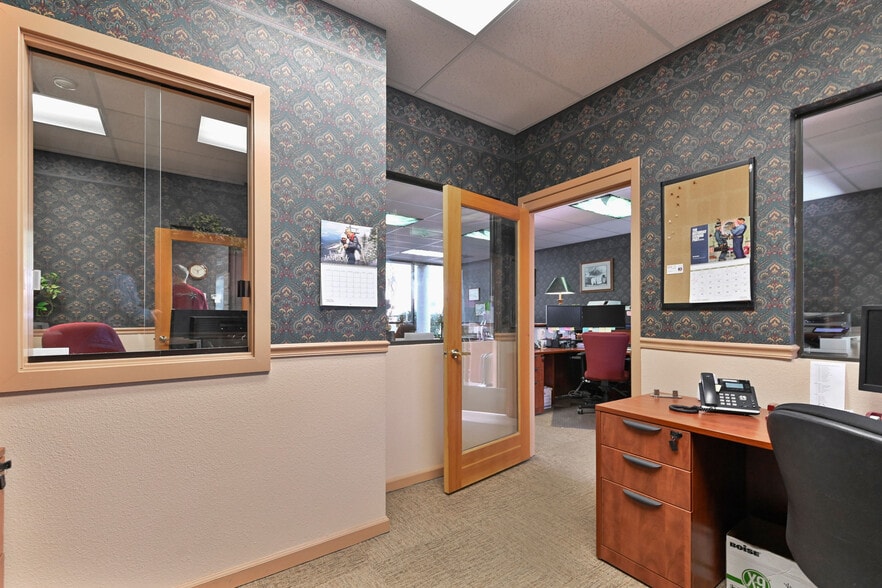 More Photos Of 1111 Dunbar Rd, Arnold Office For Sale