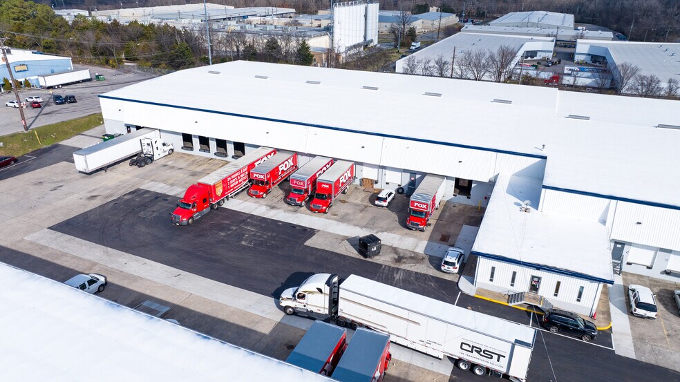 More Photos Of 5006-5050 Harding Pl, Nashville Unknown For Lease