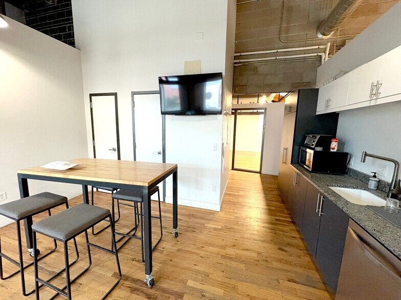 More Photos Of 2904-2907 Huron St, Denver Storefront Retail Office For Lease