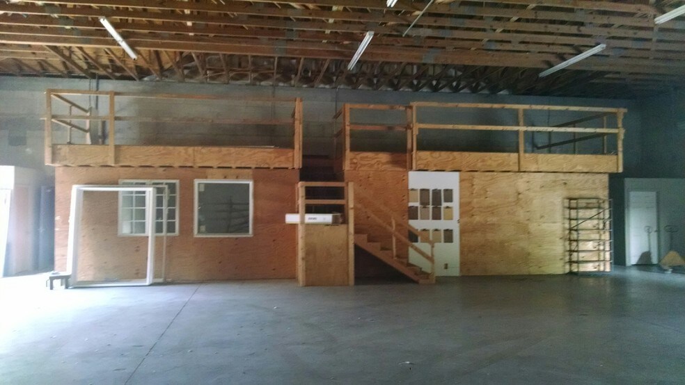 More Photos Of 17161 Alico Center Rd, Fort Myers Warehouse For Lease