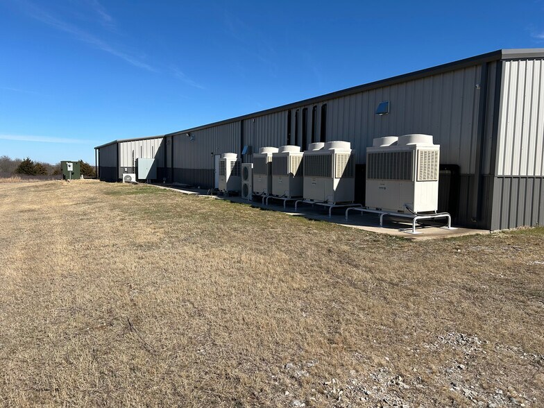More Photos Of 16730 W Hefner Rd, Yukon Manufacturing For Sale