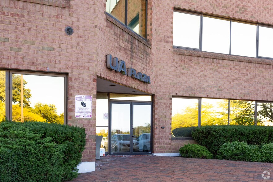 More Photos Of 2545-2555 Hempstead Tpke, East Meadow Unknown For Lease