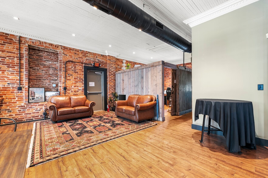 More Photos Of 219-221 N Parler Ave, Saint George Restaurant For Sale