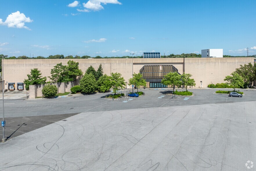 More Photos Of 7900 Ritchie Hwy, Glen Burnie Flex For Lease