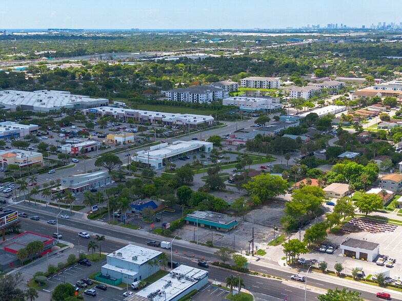 More Photos Of 2790 Broward Blvd, Fort Lauderdale General Retail For Sale
