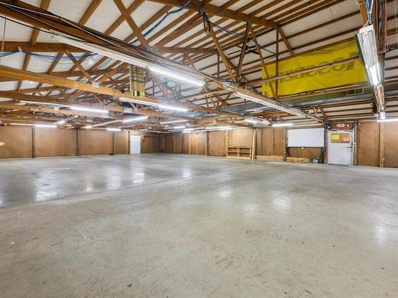 More Photos Of 6976 W Louisville Ln, Owensboro Light Manufacturing For Sale