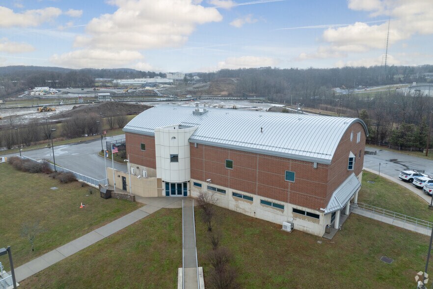 Primary Photo Of 5 Skyline Dr, Hawthorne Light Distribution For Lease