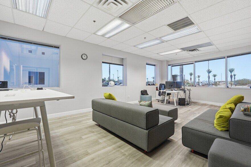 More Photos Of 3401 E Harbour Dr, Phoenix Light Manufacturing For Lease